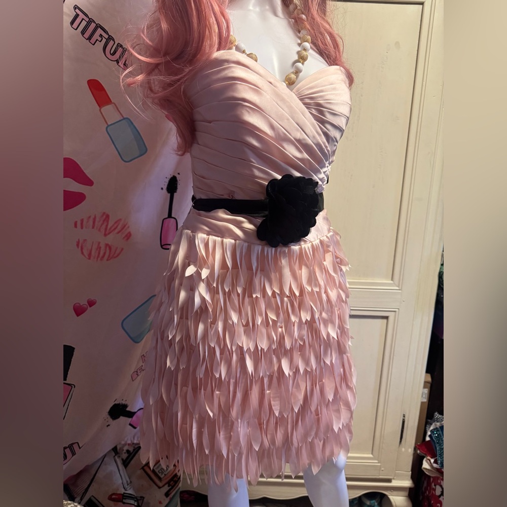 Clarisse pastel pink strapless ‘feathered’ cocktail dress - Picture 7 of 16